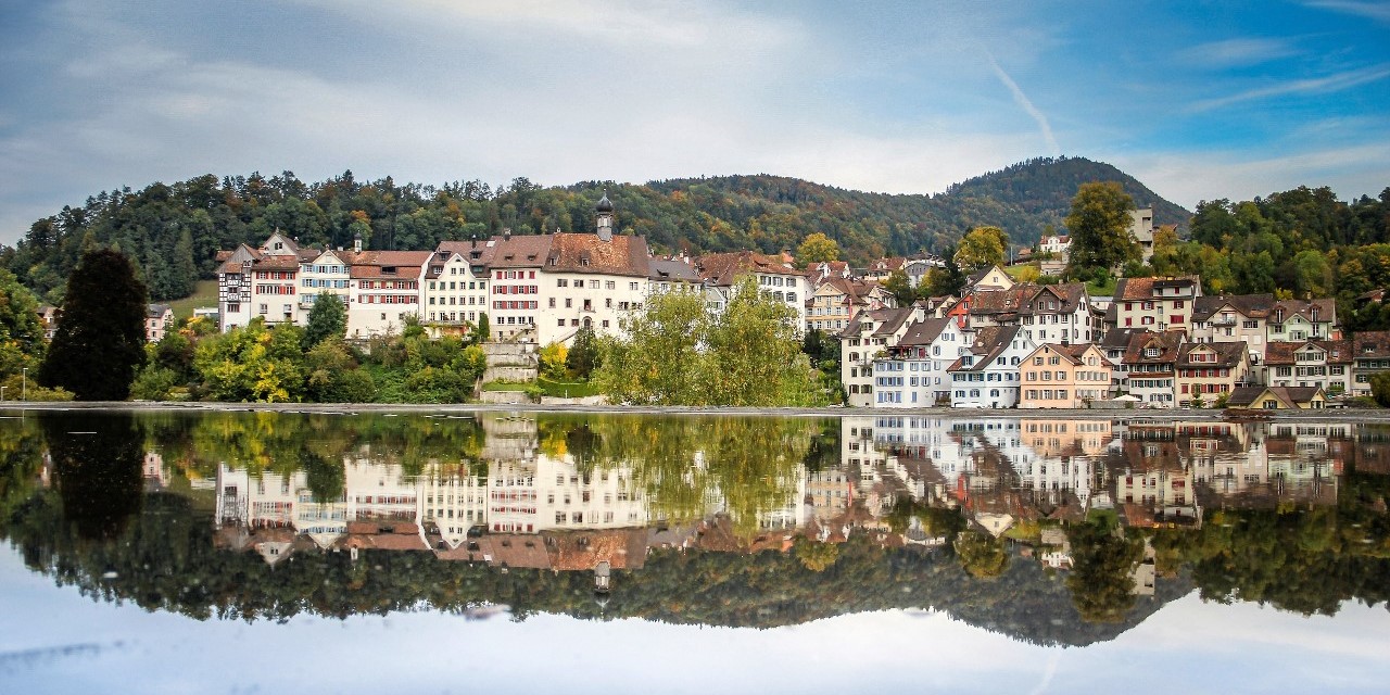 FoodTrail Toggenburg - Blick auf die Gemeinde Lichtensteig in Toggenburg, St. Gallen, Schweiz