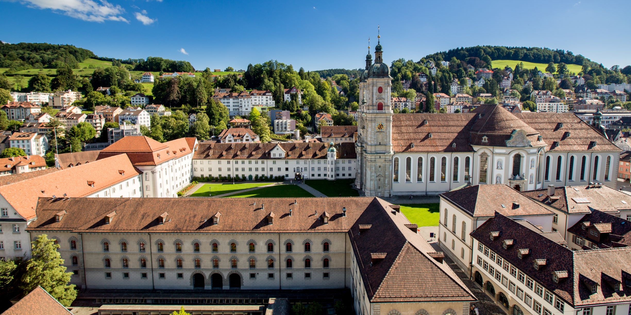 FoodTrail St. Gallen - Blick auf den Stiftsbezirk und das Kloster in St. Gallen, Schweiz